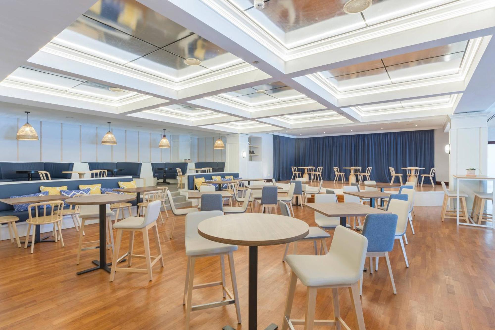 Denia Marriott La Sella Golf Resort & Spa Exterior foto The lounge at the airport