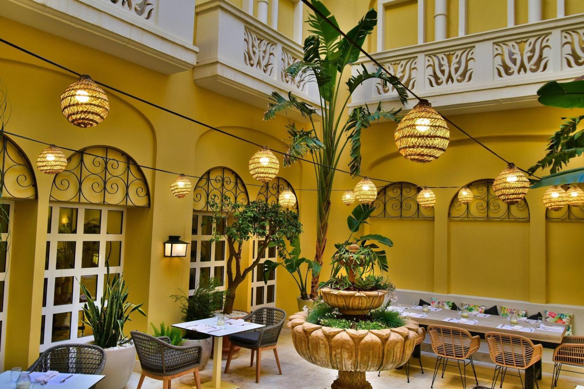 Denia Marriott La Sella Golf Resort & Spa Exterior foto The interior of the restaurant