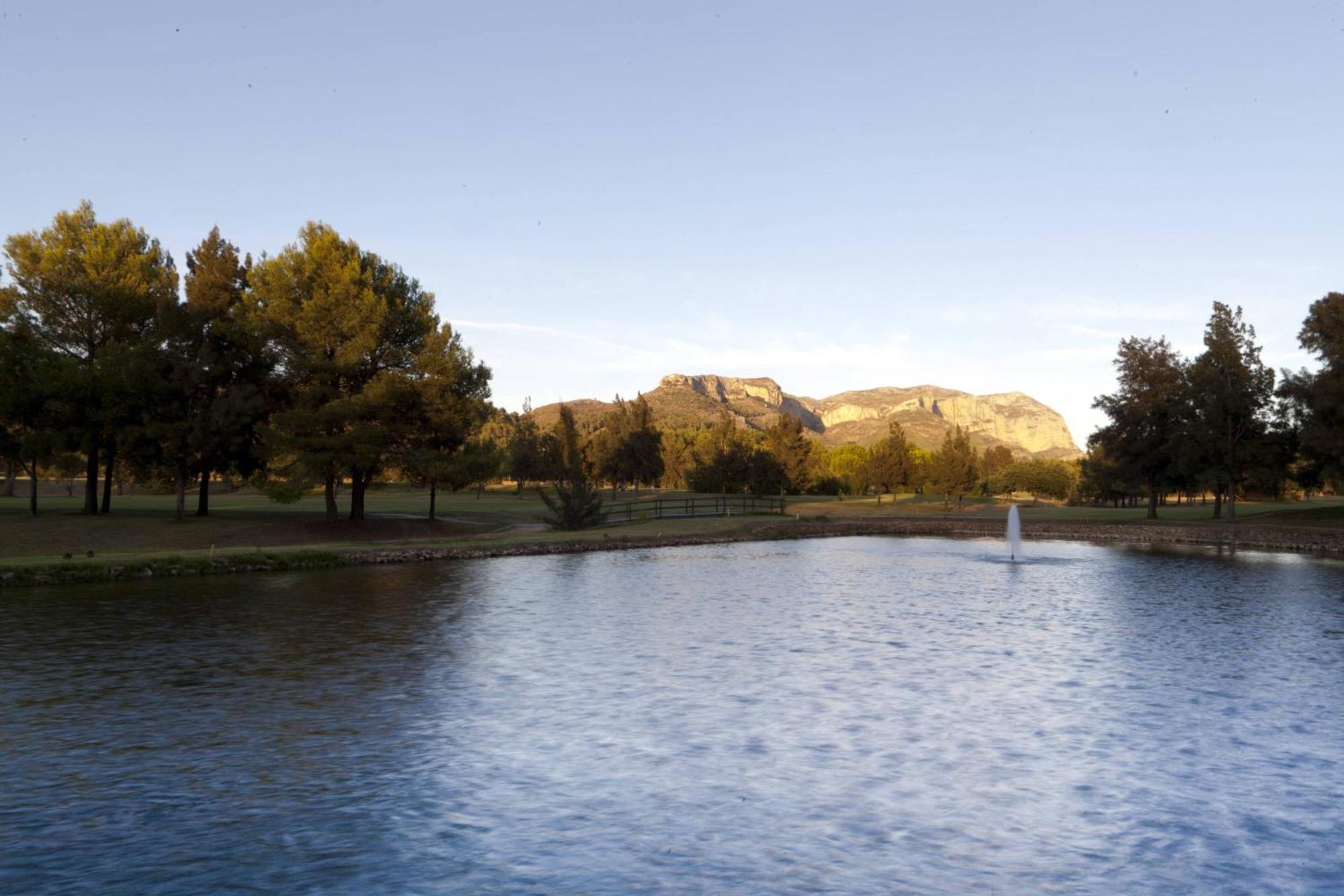 Denia Marriott La Sella Golf Resort & Spa Exterior foto The San Tan Mountains
