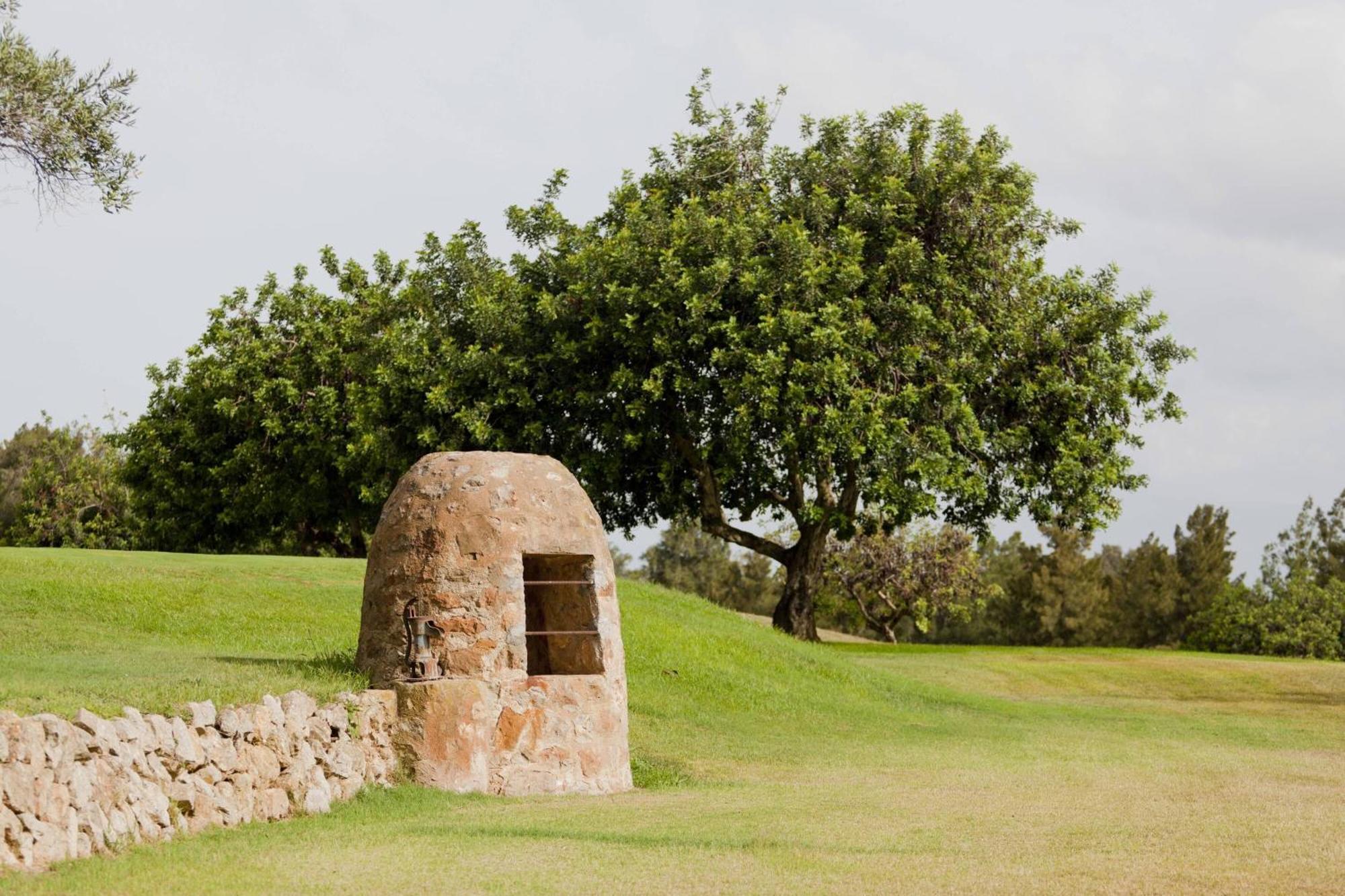 Denia Marriott La Sella Golf Resort & Spa Exterior foto A sentry box at Fort Belan